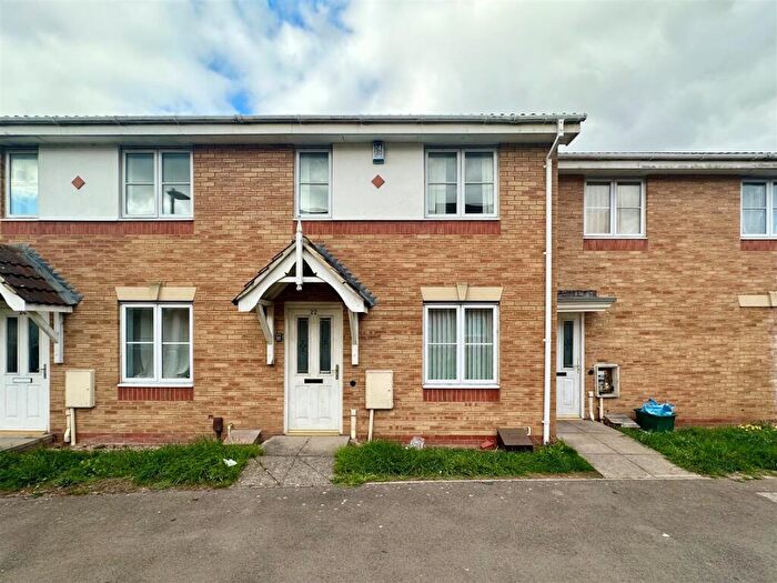 2 Bedroom Terraced House For Sale In Ince Castle Way, Gloucester, GL1