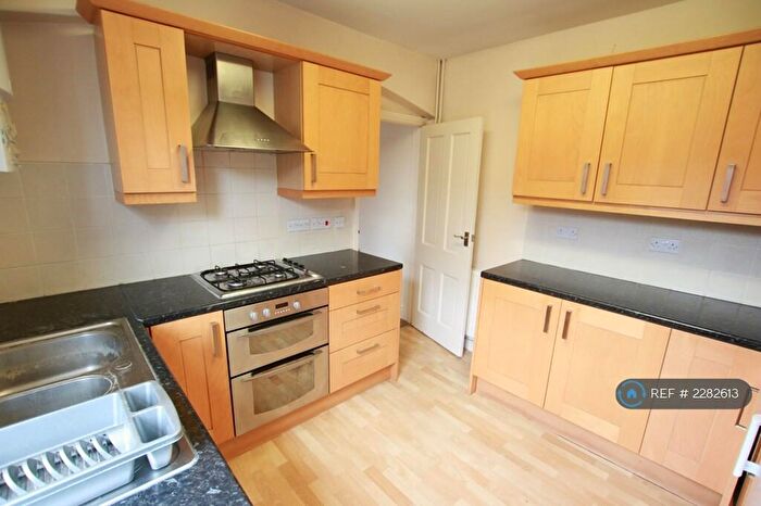 4 Bedroom Terraced House To Rent In Grange Avenue, Reading, RG6