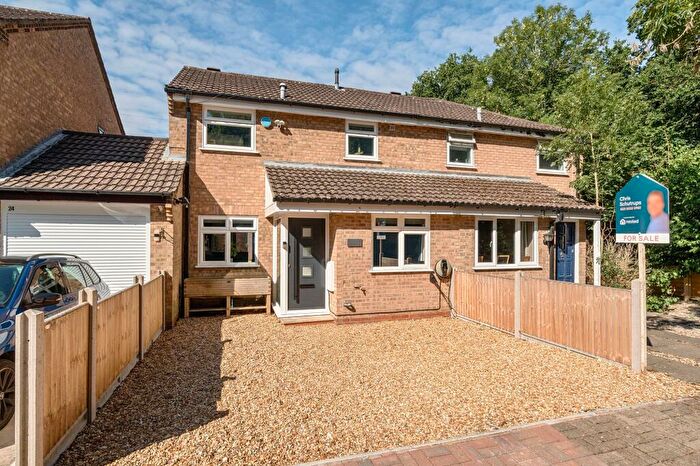 3 Bedroom Semi-Detached House For Sale In Deridene Court, Totton, SO40