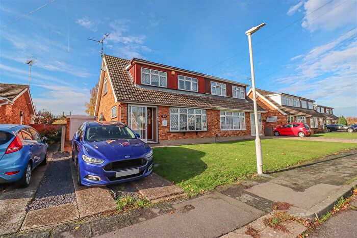 3 Bedroom Semi Detached House For Sale In Charlotte Avenue, Wickford, SS12