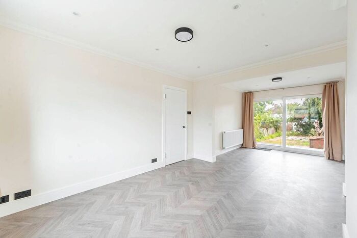 3 Bedroom Property To Rent In Cavendish Avenue, Ruislip, HA4