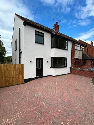 3 Bedroom Semi-Detached House To Rent In Woodland Avenue, Kidderminster, DY11
