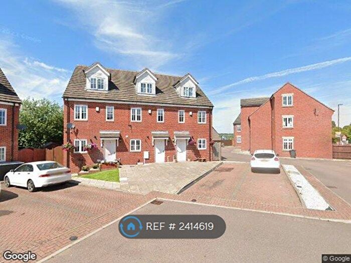 3 Bedroom Terraced House To Rent In Featherbed Close, Chesterfield, S44