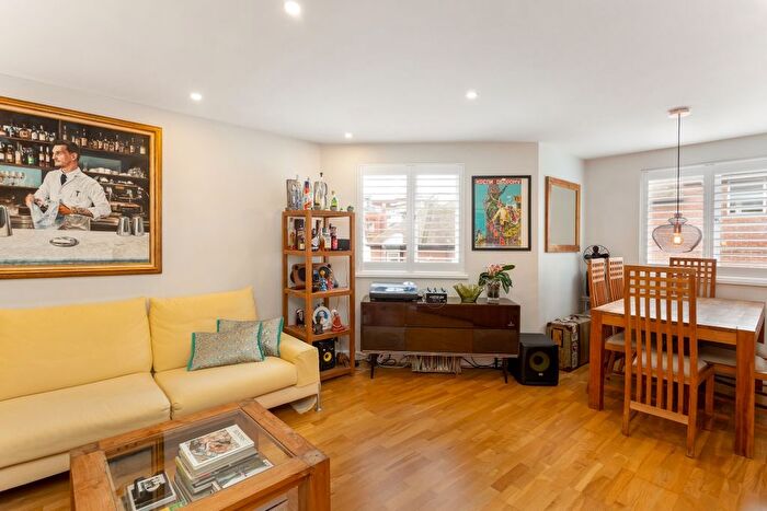 1 Bedroom Flat To Rent In Amberley Place, Windsor, SL4