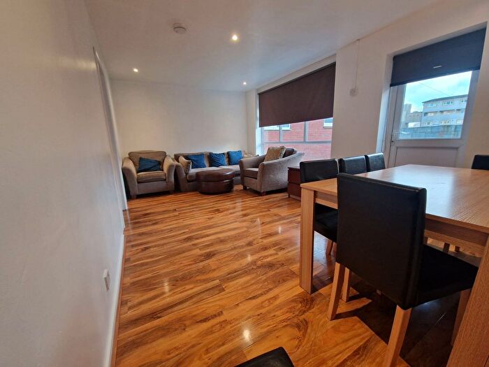 4 Bedroom Detached Bungalow To Rent In Limes Avenue, Chigwell, IG7