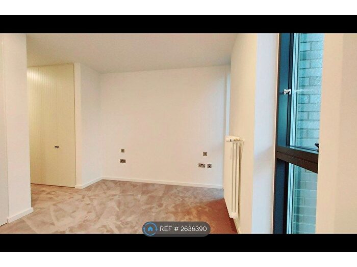 1 Bedroom Flat To Rent In West Bradbury Yard, Brentford, TW8