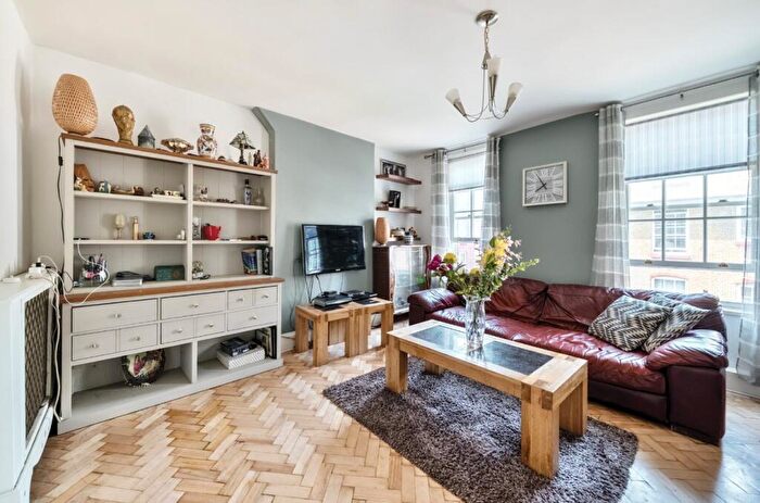 3 Bedroom Flat For Sale In Bourne Estate, Portpool Lane, London, EC1N