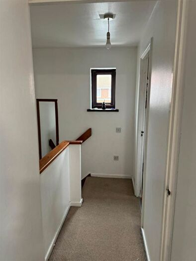 1 Bedroom Property To Rent In Pickwick Close, Hounslow, TW4