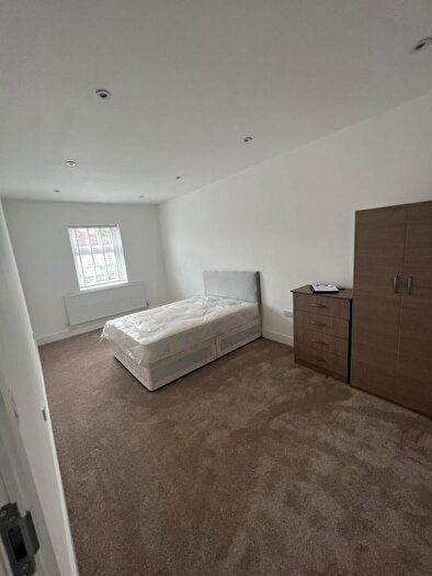 3 Bedroom Flat To Rent In Ilford, IG1