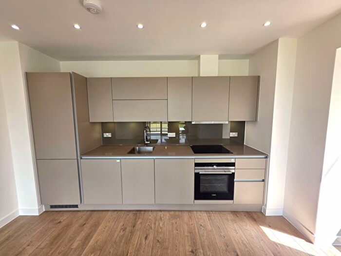 2 Bedroom Flat To Rent In Jenson Heights, Caledonian Road, N1