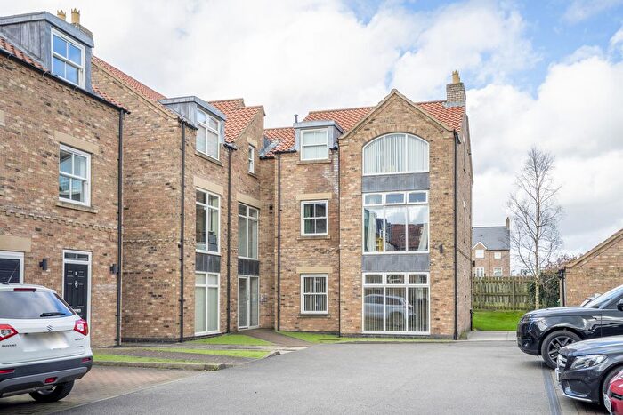 2 Bedroom Flat For Sale In Pulleyn Mews, York, YO30