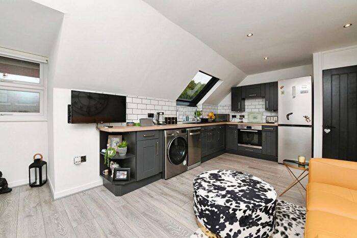 1 Bedroom Flat For Sale In Glebe Road, Chelmsford, Essex, CM1