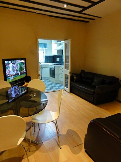 4 Bedroom House To Rent In City Road, Sheffield, S2