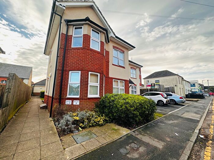 1 Bedroom Flat To Rent In Shelley Road, Bournemouth, BH1