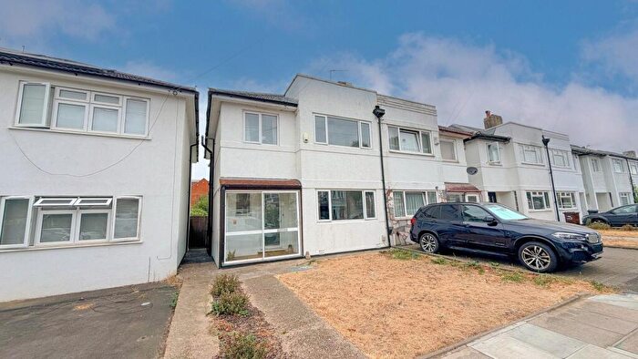 3 Bedroom Semi Detached House For Sale In Tamworth Park, Mitcham, Surrey., CR4