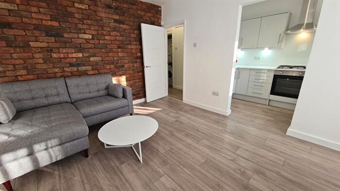 1 Bedroom Flat To Rent In Chatham Grove, West Didsbury, Manchester, M20