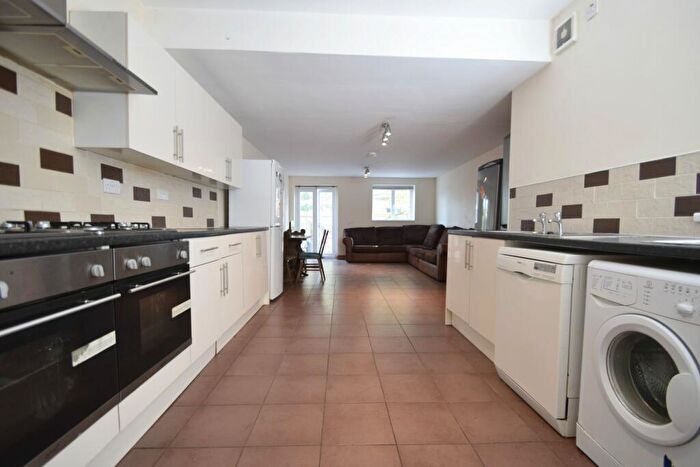 10 Bedroom House To Rent In Harriet Street, Cathays, CF24