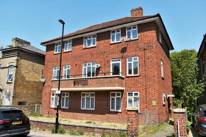 3 Bedroom Flat To Rent In George Lane London, SE13