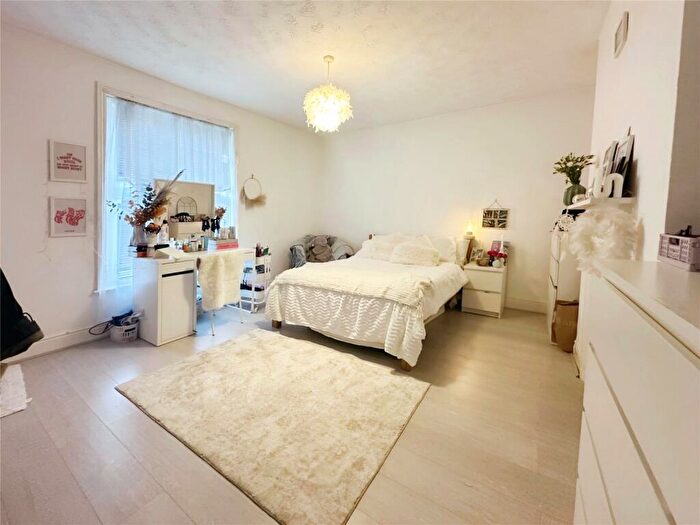 5 Bedroom Terraced House To Rent In Harborough Road, Southampton, Hampshire, SO15