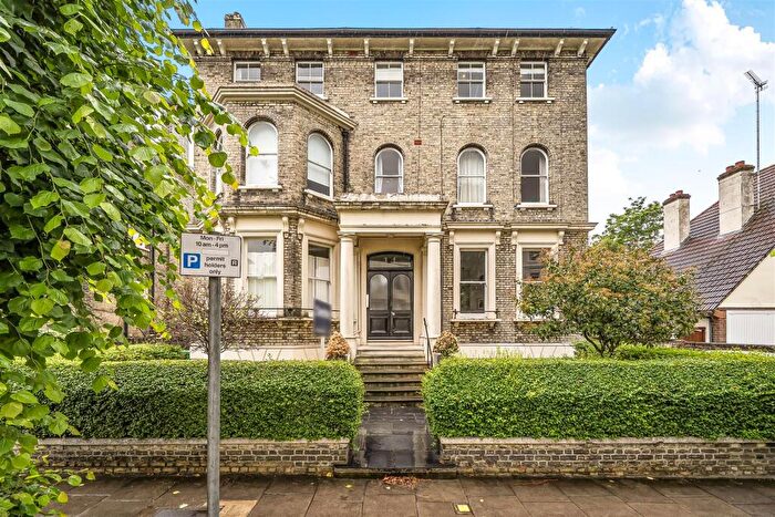 1 Bedroom Apartment For Sale In Grove Road, Surbiton, KT6