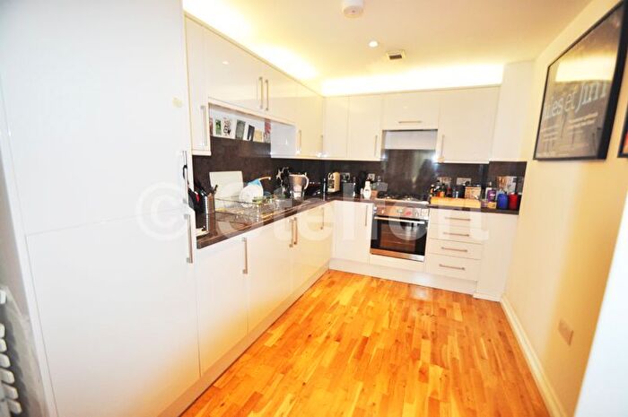 1 Bedroom Flat To Rent In Holloway Road, London, N7