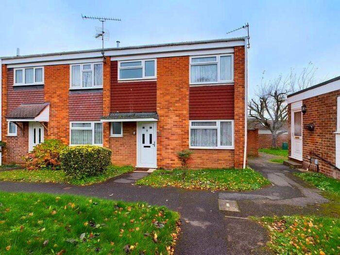 3 Bedroom Property To Rent In Cam Walk Riverdene, Basingstoke, RG21