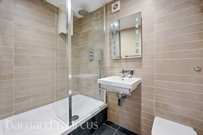 2 Bedroom Flat For Sale In Melrose Road, London, SW18