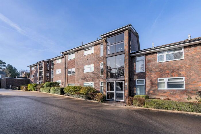 2 Bedroom Flat To Rent In Beacon Road, Crowborough, TN6