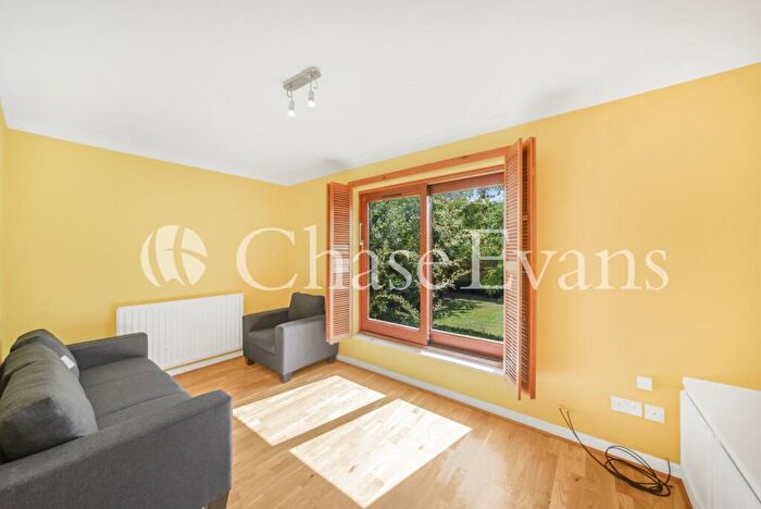 3 Bedroom Terraced House To Rent In Kennet Street, Wapping, London, E1W