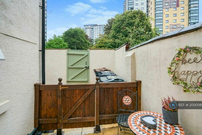 1 Bedroom Flat To Rent In Eccles Town Centre, Eccles, M30