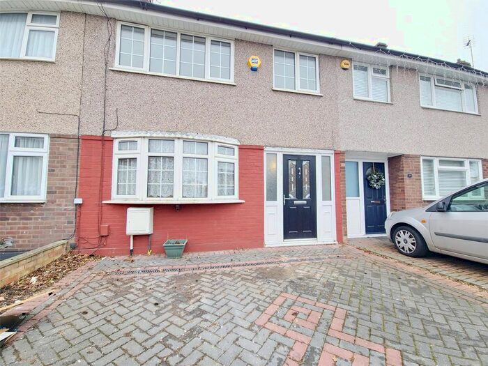 3 Bedroom Terraced House To Rent In Wiltshire Avenue, Hornchurch, Essex, RM11