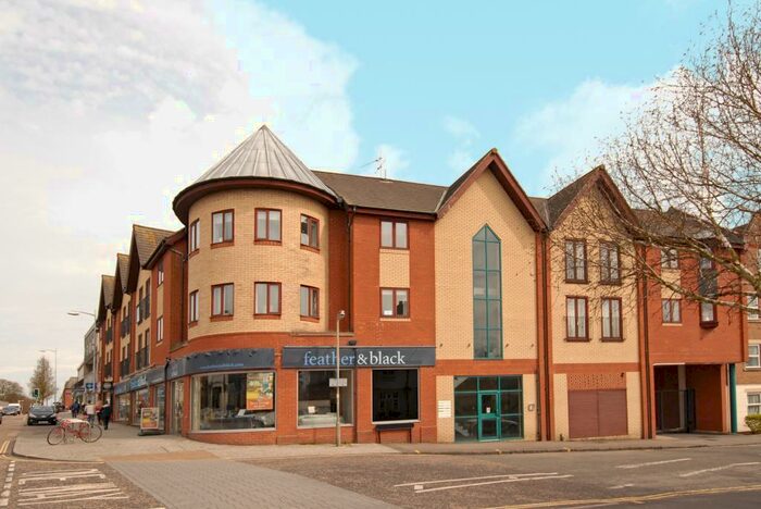 2 Bedroom Apartment To Rent In Turret House, Headington, OX3