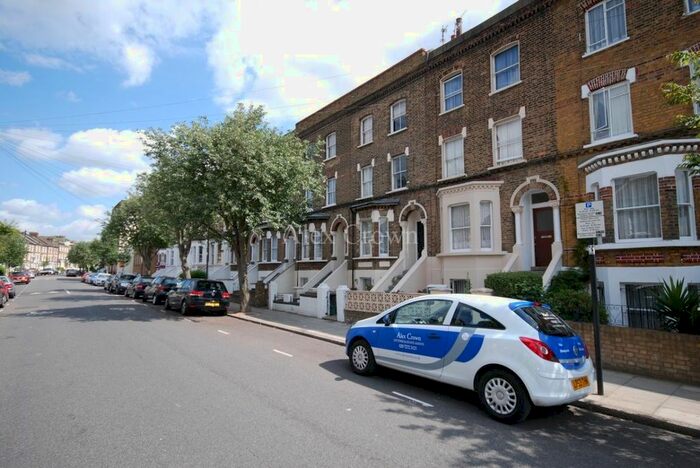2 Bedroom Flat To Rent In St. Thomas's Road, London N4