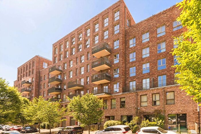 2 Bedroom Flat For Sale In Rosenburg Road, Acton, W3