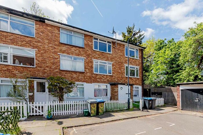 1 Bedroom Flat For Sale In Craven Park Road, Harlesden, NW10