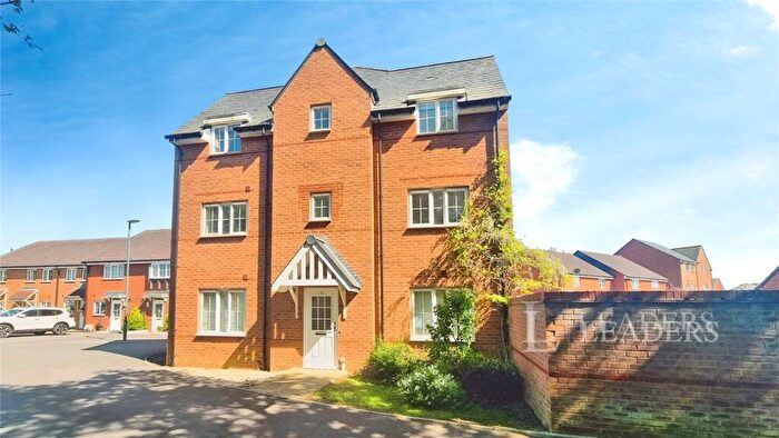 4 Bedroom Semi-Detached House For Sale In Lime Kiln Coppice, Felpham, Bognor Regis, PO22