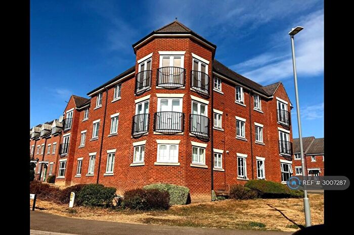 2 Bedroom Flat To Rent In Slatepits Croft, Olney, MK46