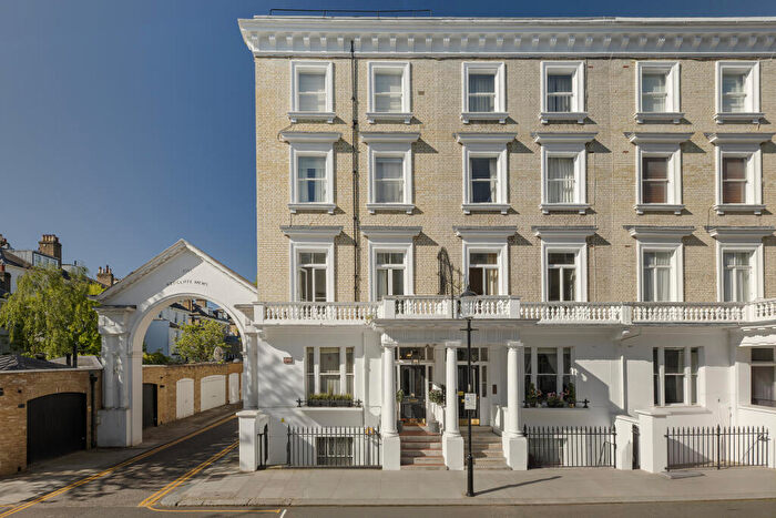 2 Bedroom Apartment To Rent In Harcourt Terrace, Chelsea, London, SW10