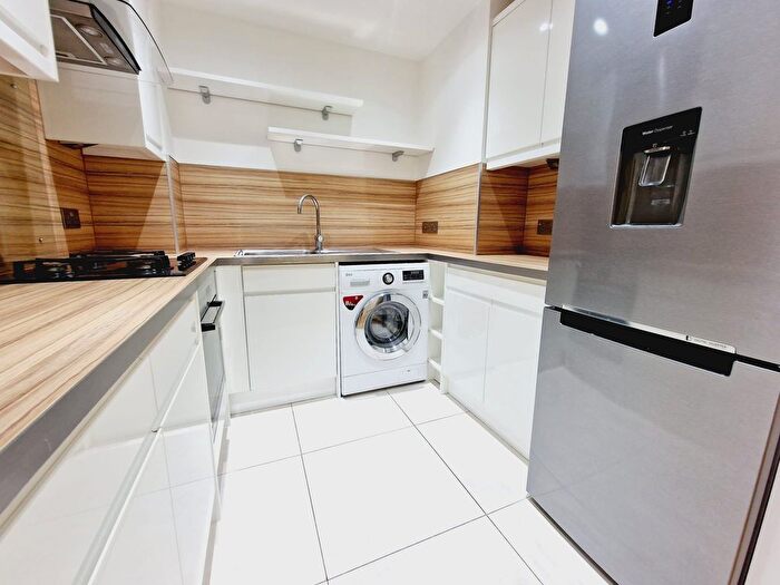 2 Bedroom Flat To Rent In Manor Gardens, London, N7