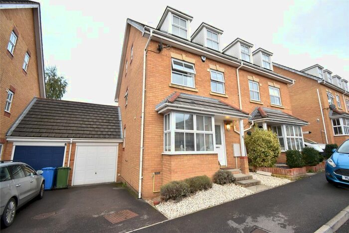 4 Bedroom Town House To Rent In Boole Heights, Bracknell, Berkshire, RG12