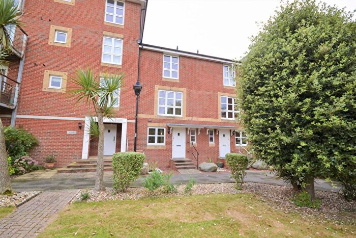 3 Bedroom Town House To Rent In Caroline Way, Eastbourne., BN23
