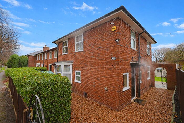 3 Bedroom End Of Terrace House For Sale In Oak Drive, Wrexham, LL12