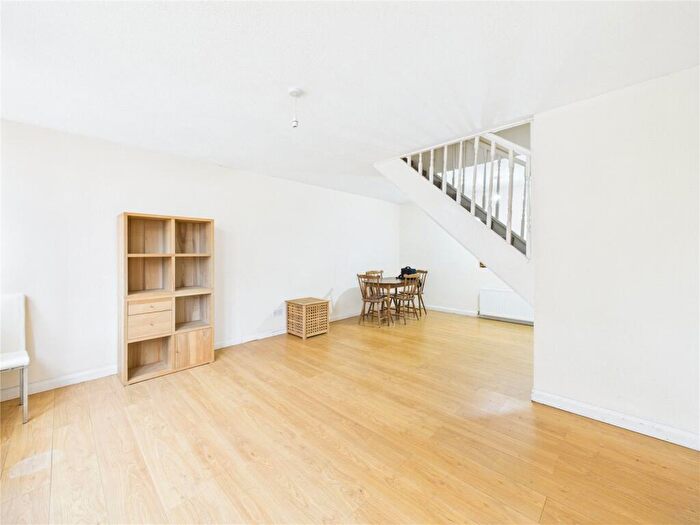 2 Bedroom Maisonette To Rent In Chatterton House, Ship Lane, Bristol, BS1