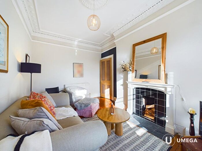 1 Bedroom Apartment To Rent In Harrison Gardens, Polwarth, Edinburgh, EH11