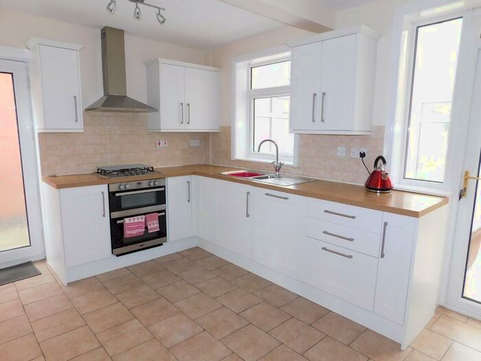 3 Bedroom Semi-Detached House To Rent In Lansdowne Road, Branston, DE14