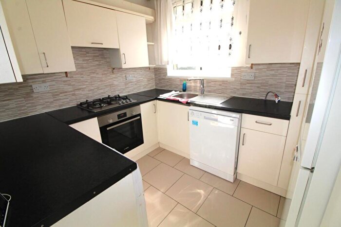 2 Bedroom Flat To Rent In Haselbury Road, Edmonton, N9