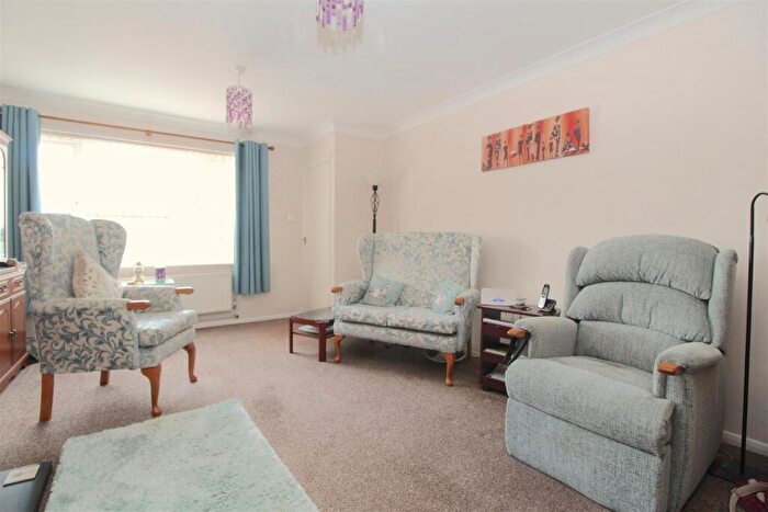 3 Bedroom End Of Terrace House For Sale In Foads Lane, Cliffsend, Ramsgate, CT12