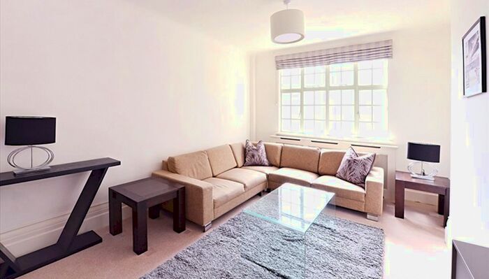 5 Bedroom Flat To Rent In Park Road, London, NW8
