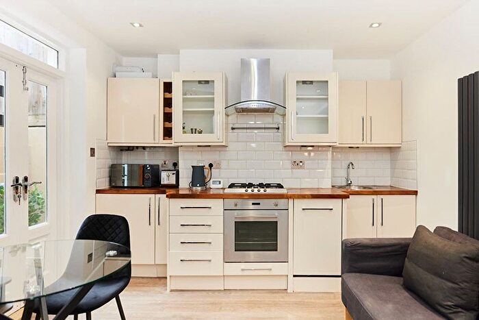 2 Bedroom Flat To Rent In Southwark Park Road, Bermondsey, SE16