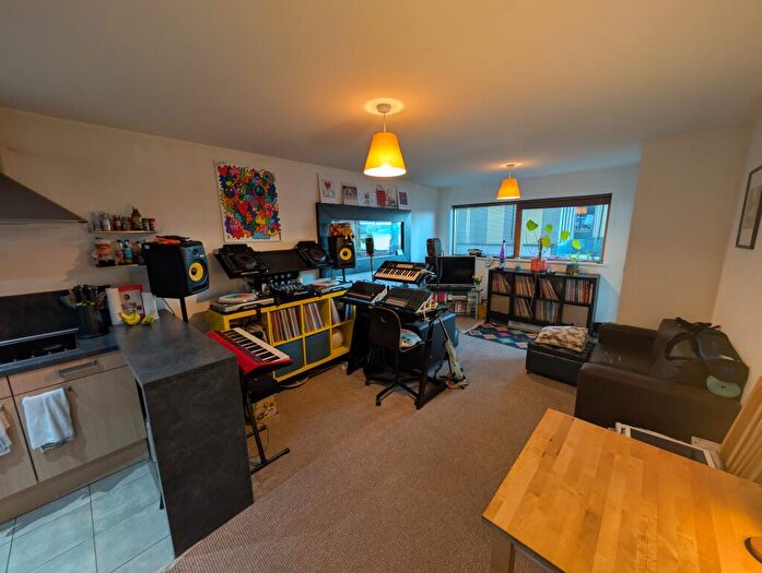 2 Bedroom Apartment To Rent In Jefferson Place, Green Quarter, M4